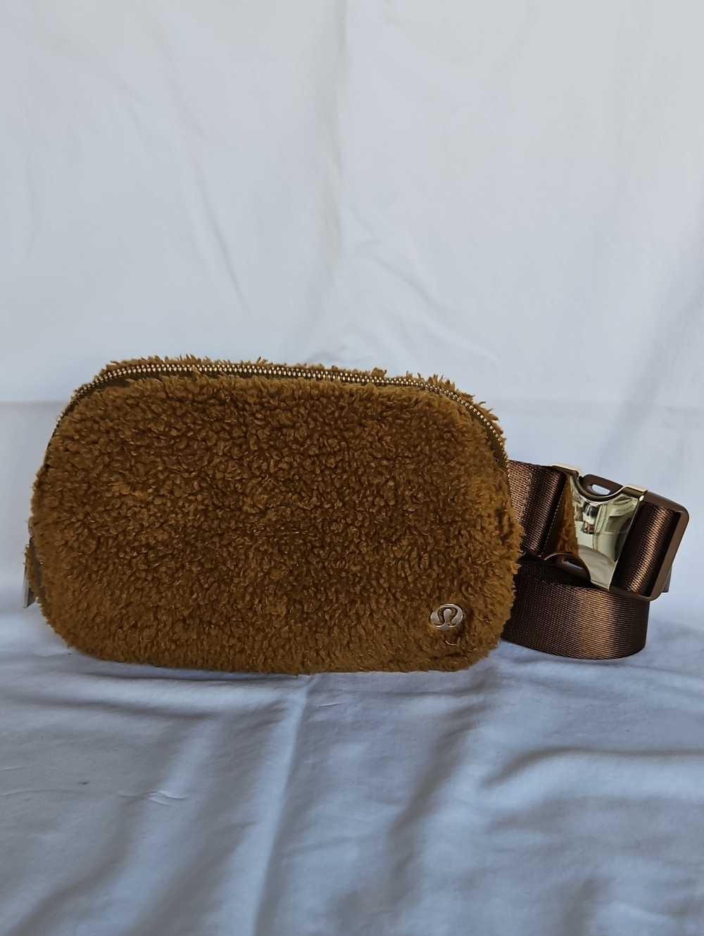 lululemon athletica Teddy Fleece Crossbody Belt Bag - Chestnut Brown